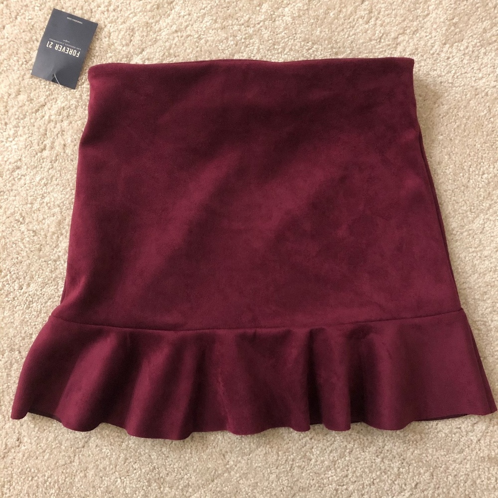 🆕 Forever 21 Highwaist Maroon Velvet Ruffle Skirt